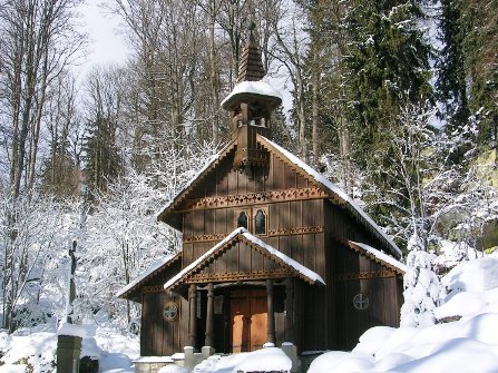 Schneeschuhwandern Böhmerwald Böhmen Schneeschuhtour Tusset Kapelle Moldau Tschechien