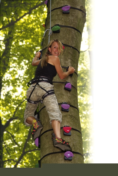 Mokeyclimbing